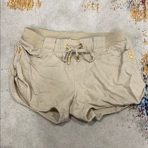 Khaki love tree short shorts